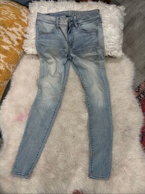 American Eagle Outfitters Light Wash Skinny Jeans - Pale Blue